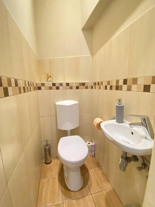 Orangehomes One Bedroom Comfy Budapest
