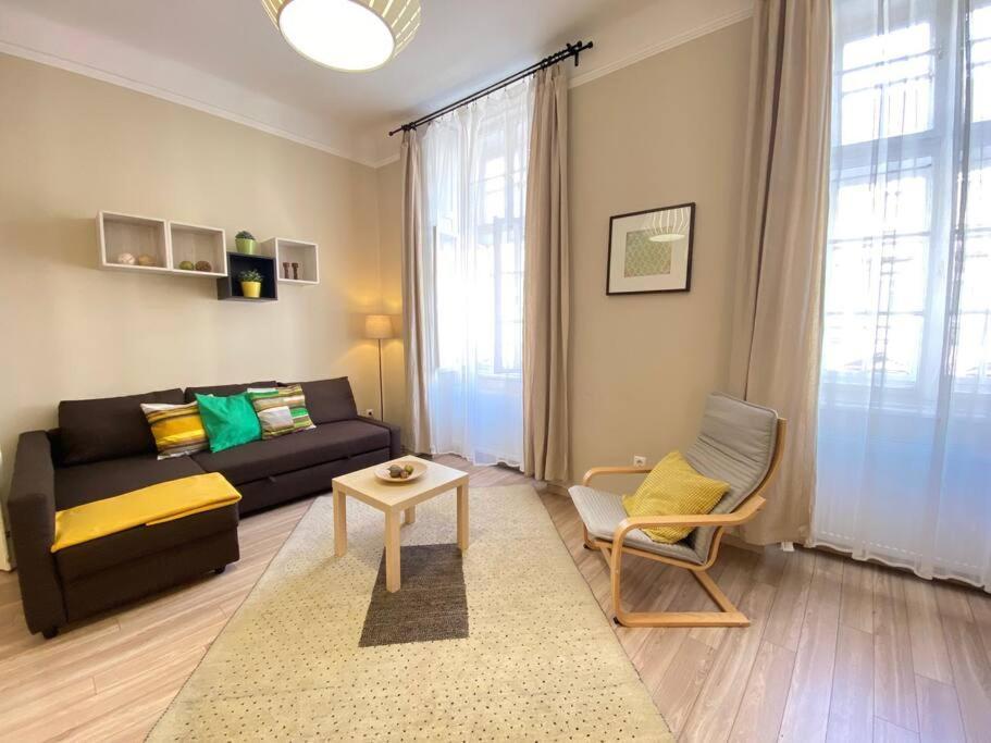 Orangehomes One Bedroom Comfy *