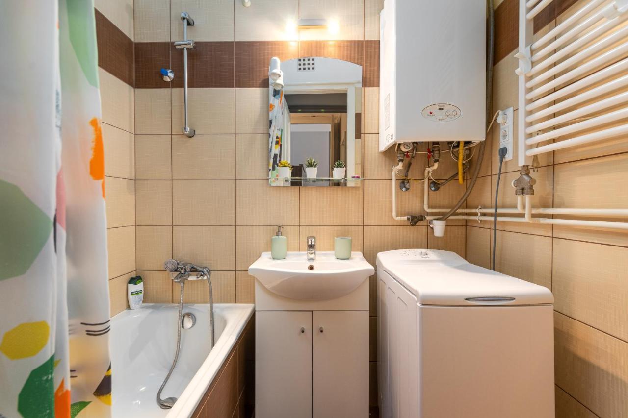 Apartment Center *