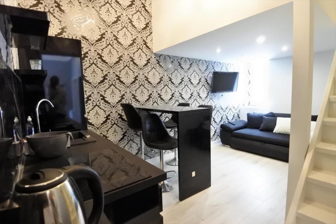 Sas Street Executive * Budapešť