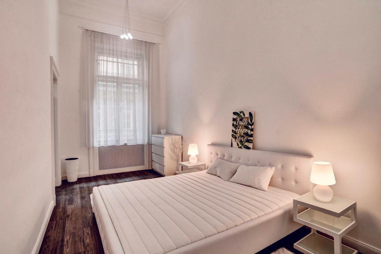 The Downtown Apartment *