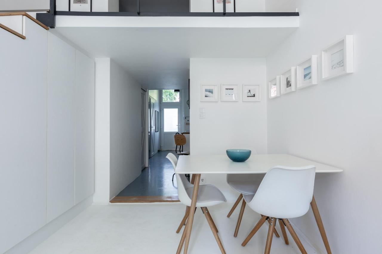 Apartman Black And White *