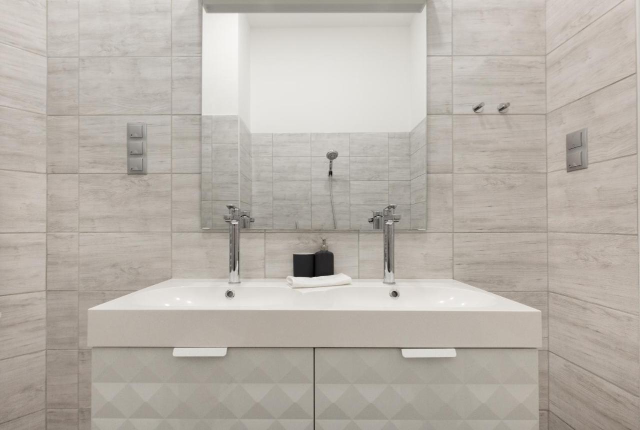 Apartamento Designer On The Broadway W 2br, Ac And Panorama Balcony Budapest