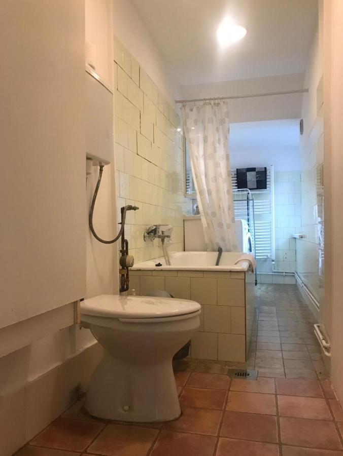 Ac With Free Parking At Acacia St, Center Apartment Budapest