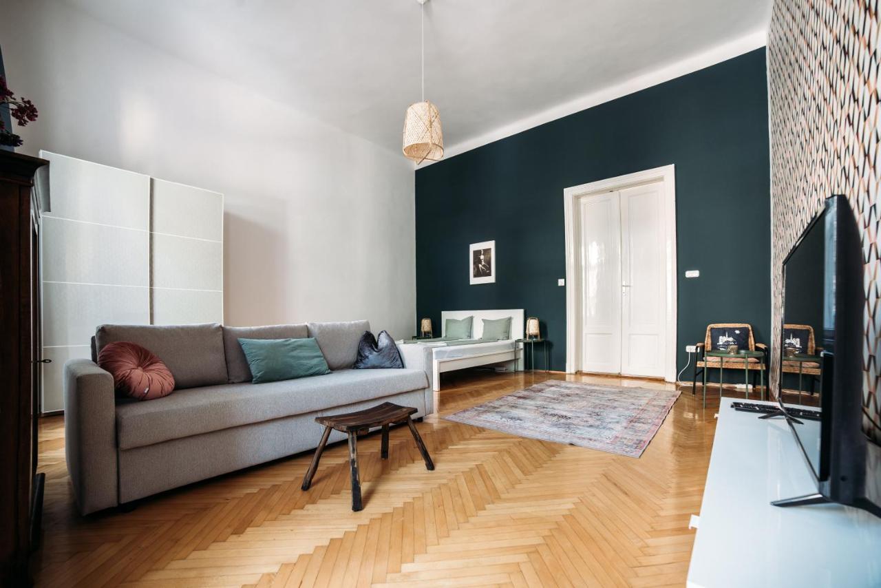 Spacious Near Liget Lejlighed *