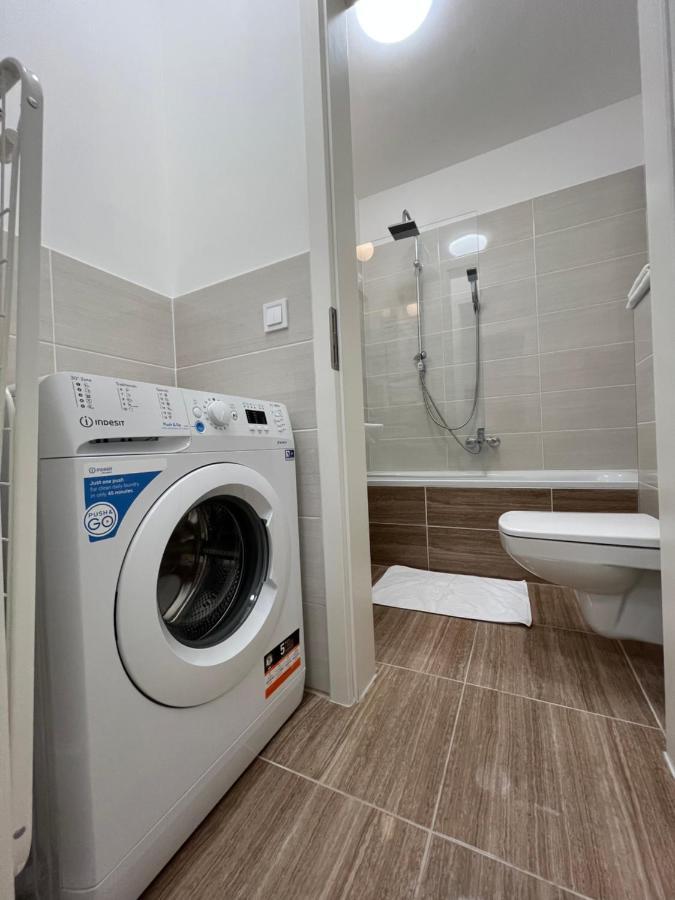 B 205, In The Heart Of The Jewish Quarter Apartment