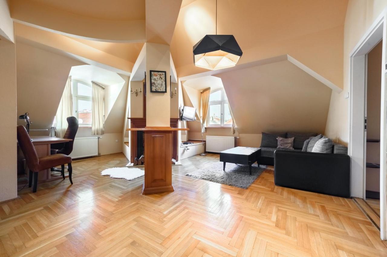 View To The Roofs Luxury With 2 Bedrooms Budapest