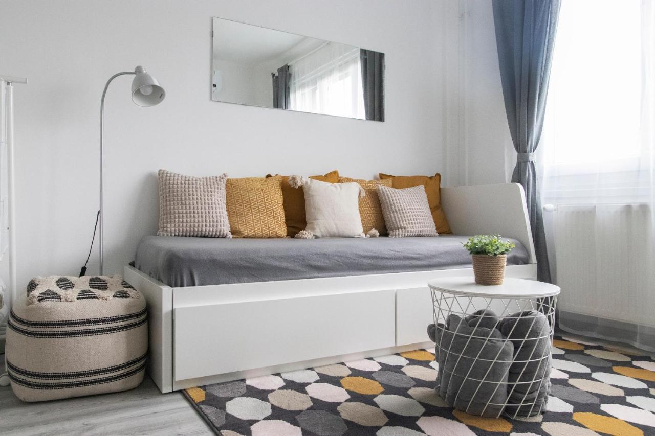 Pannonia Apartment *