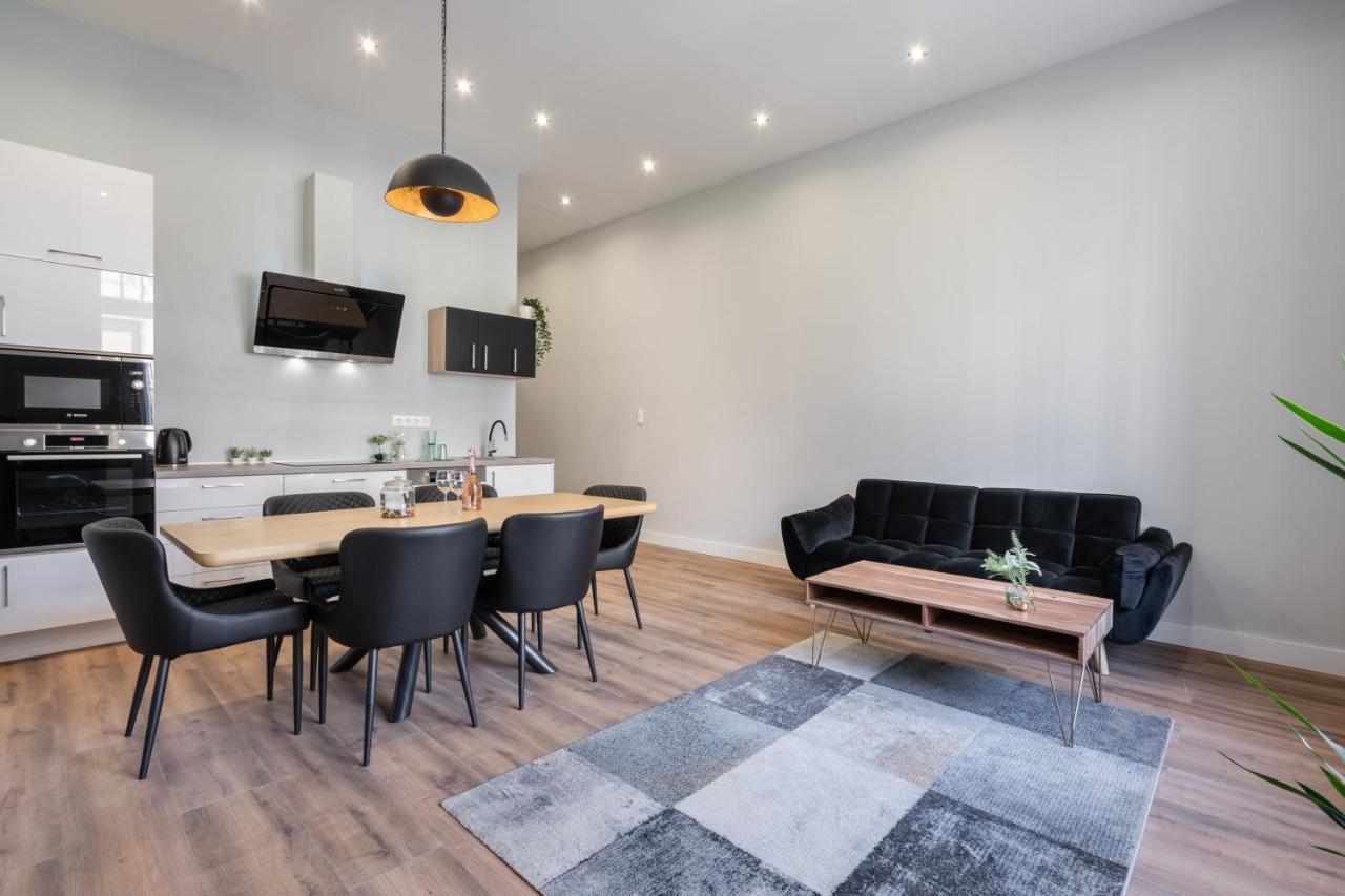 Buenos Boutique - A/c, 2 Bathrms, Amazing View Apartment Budapest