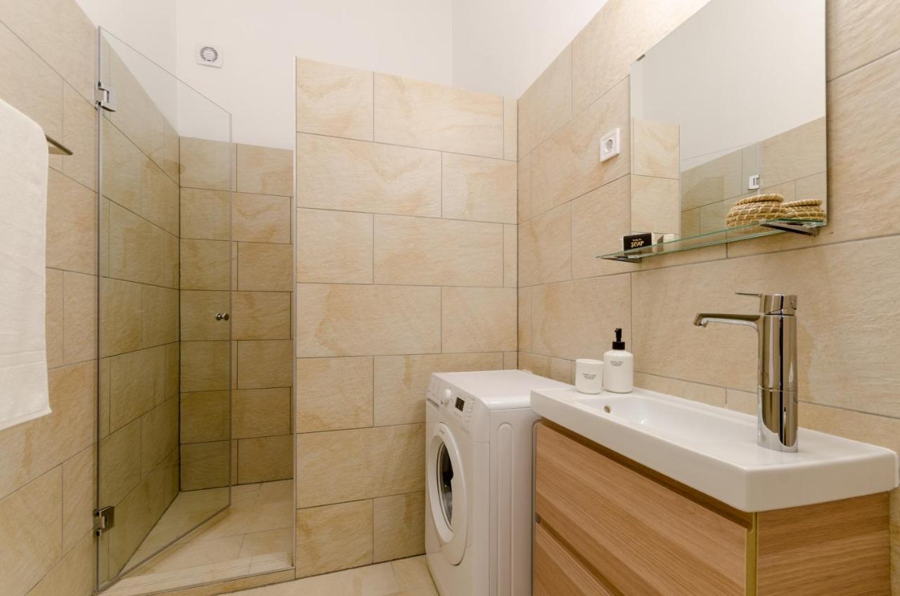 Deluxe In Party District. Ak2b Apartamento Budapest