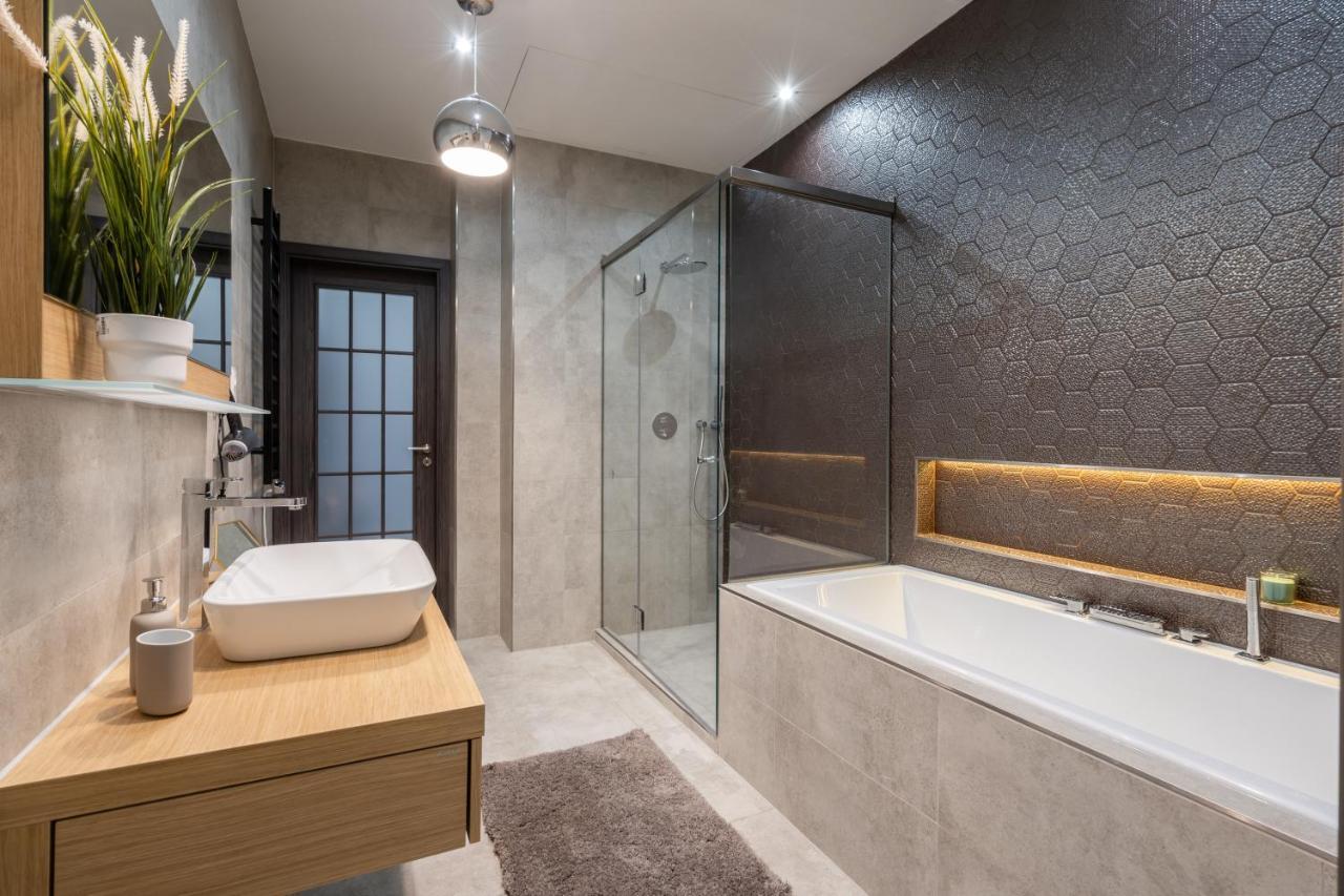 Apartment Buenos Boutique - A/c, 2 Bathrms, Amazing View Budapest