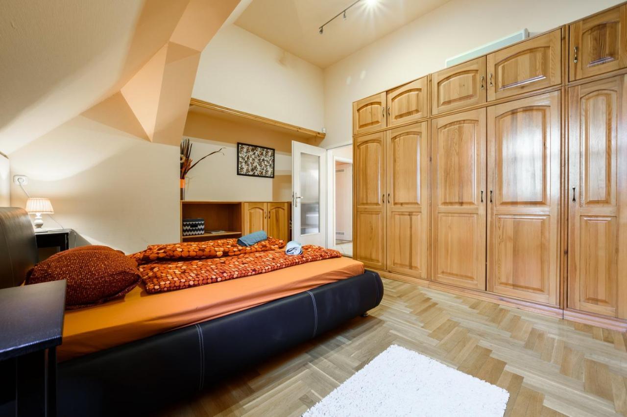 Appartement View To The Roofs Luxury With 2 Bedrooms