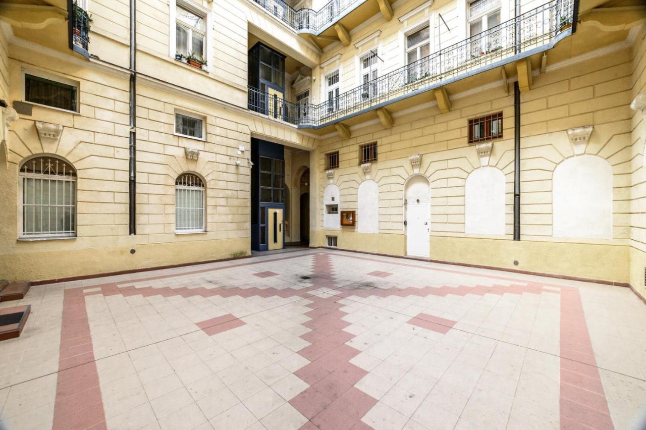 View To The Roofs Luxury With 2 Bedrooms * Budapest