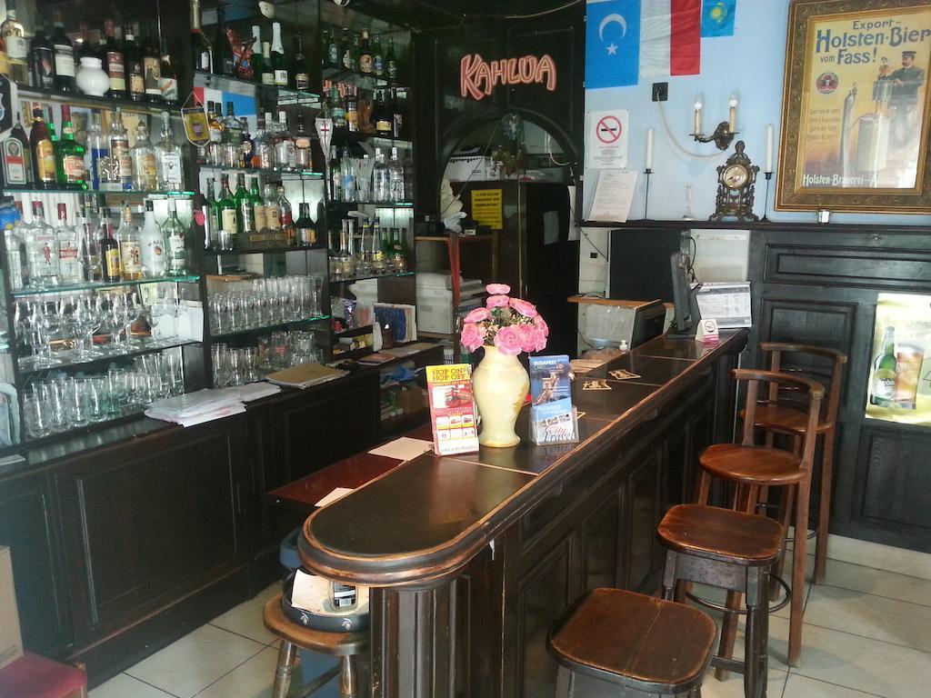 Hotel Attila Y Restaurante Budapest