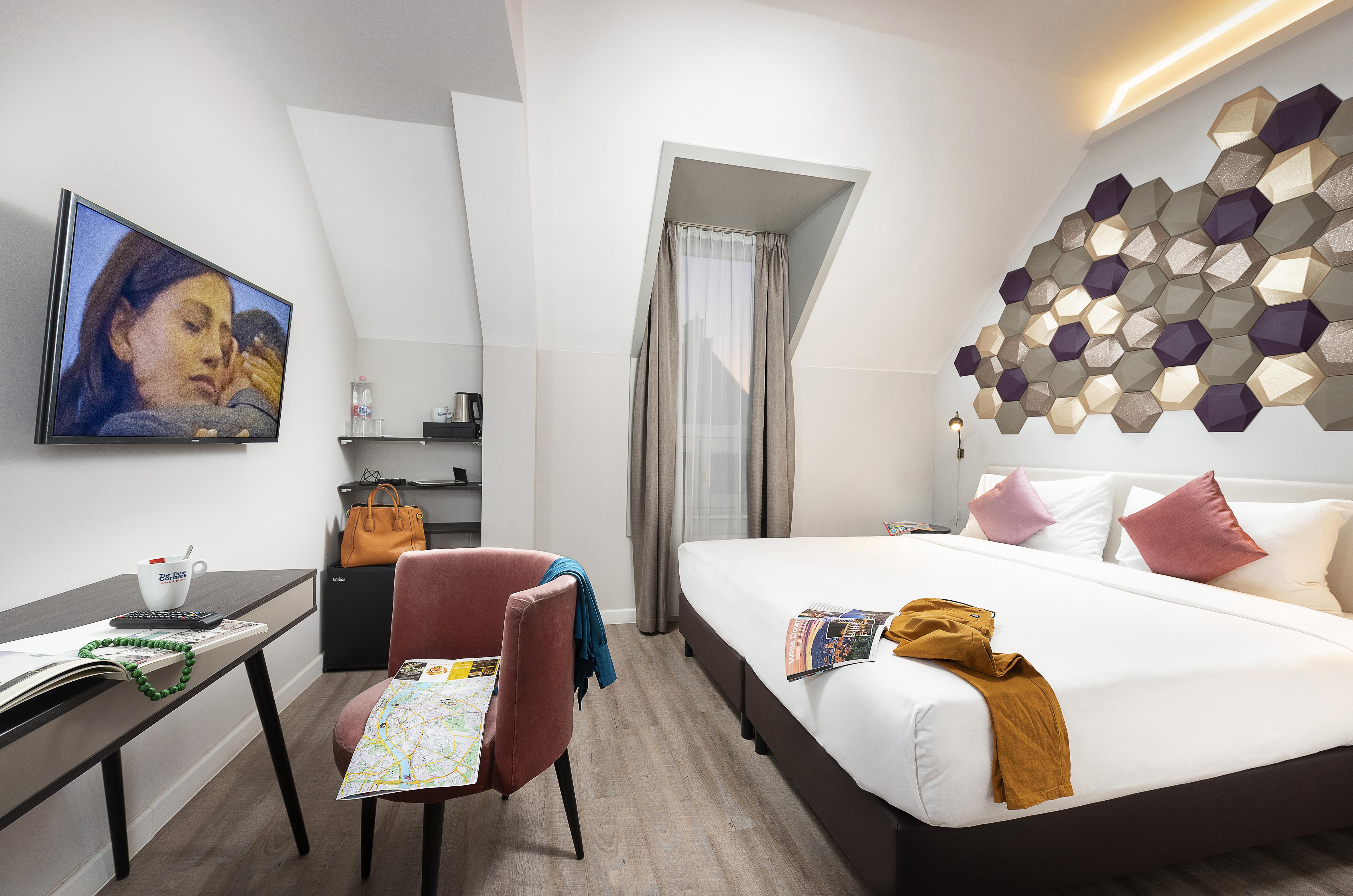 Hotel Three Corners Art 3*