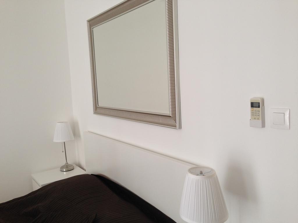 Apartamento Downtown With Balcony & Optional Garage & Restaurant In The Building