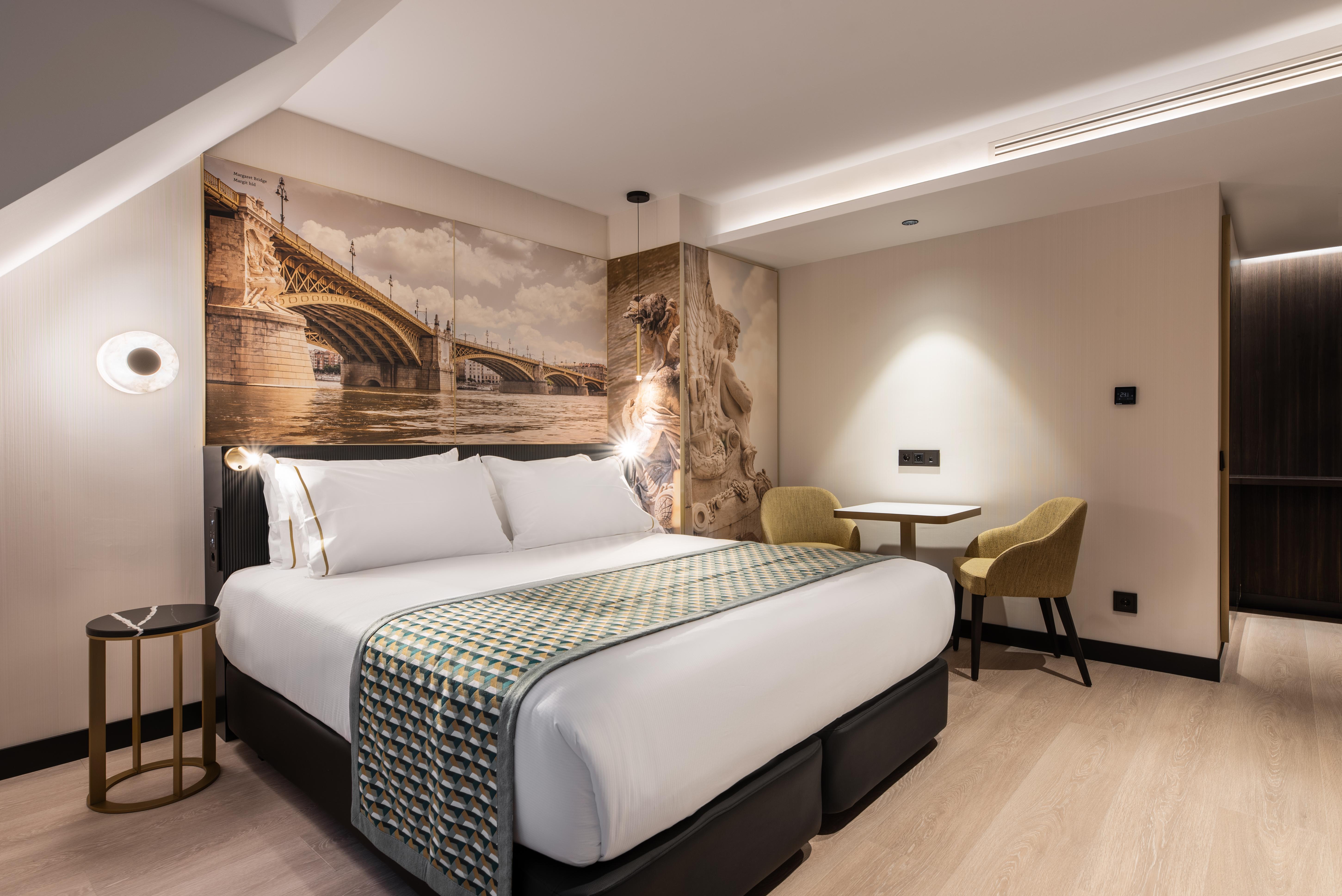 Eurostars Ambassador Hotel 4*