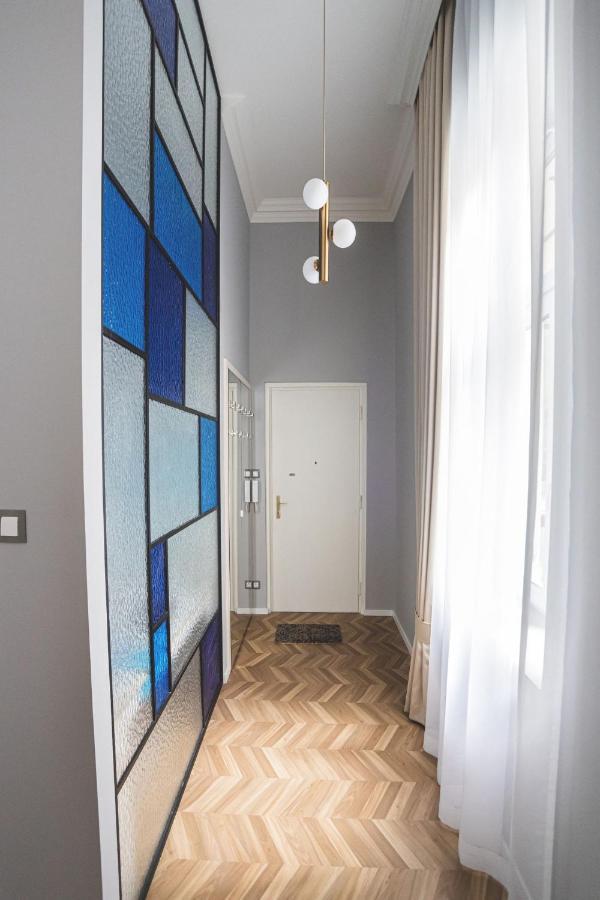 Luxury Gold 2 Bedroom *