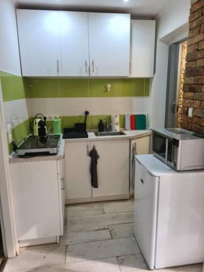 Kert Kapcsolatos Lakás Privát Parkolóval Apartamento *