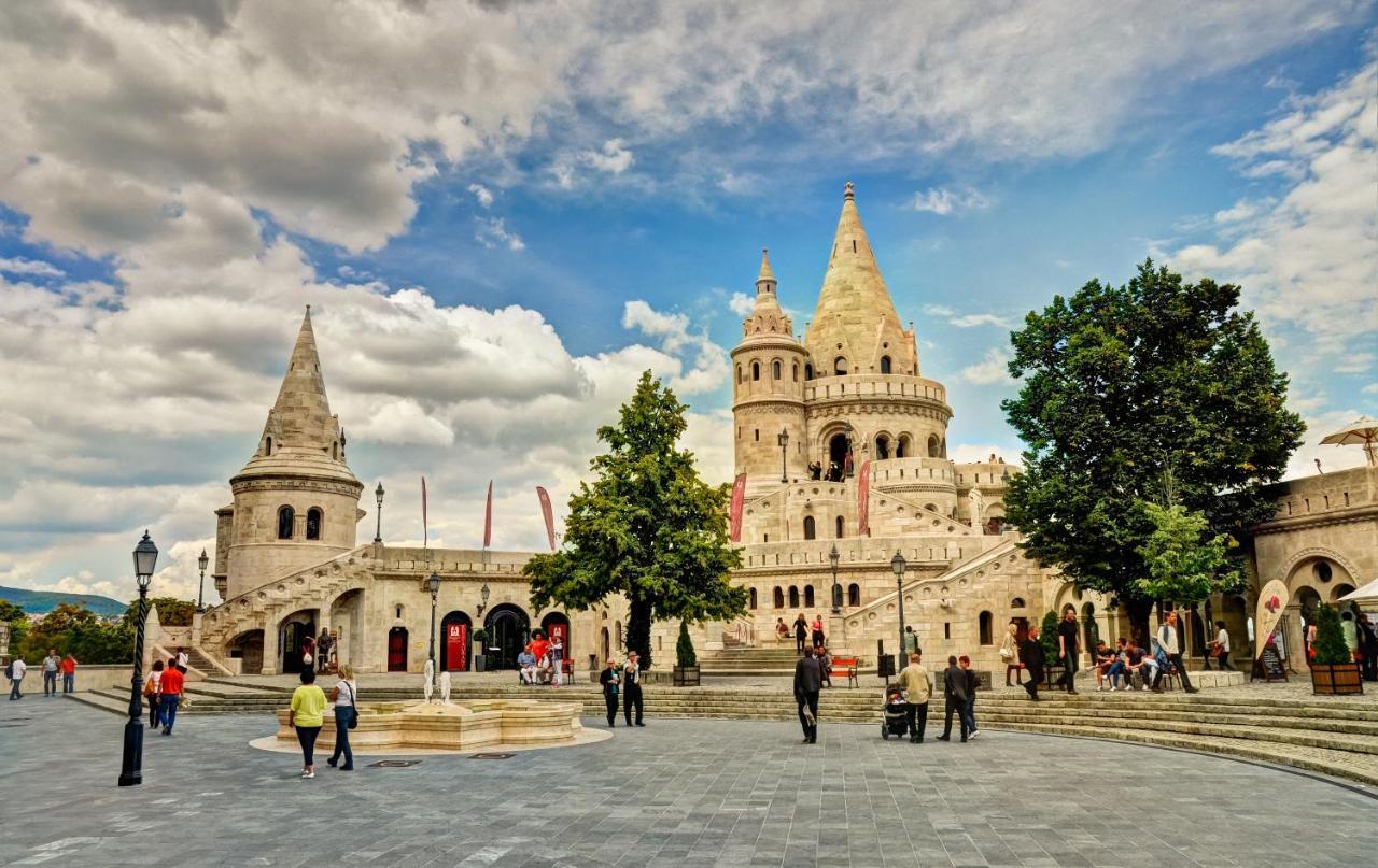 Little Americas New York Budapest