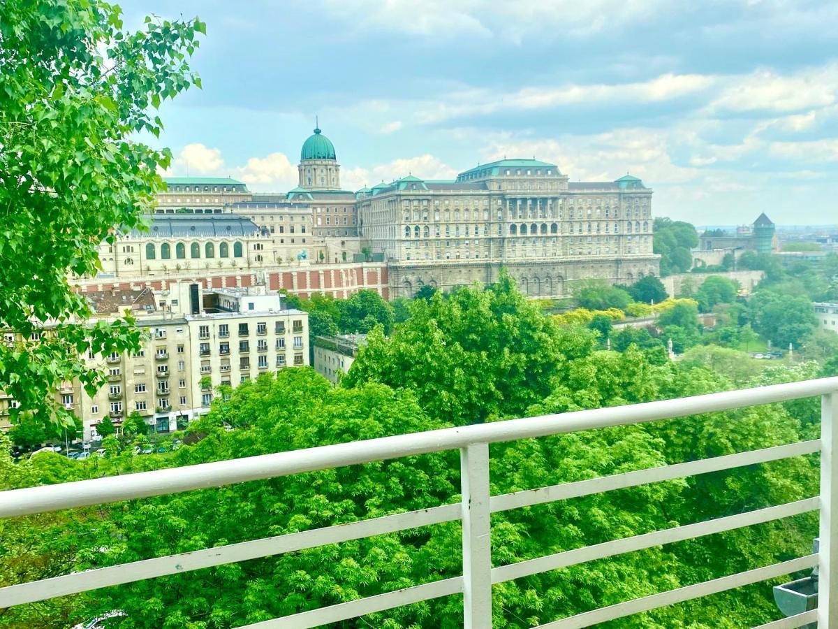 Luxury With Balcony View On Caslte Apartamento *