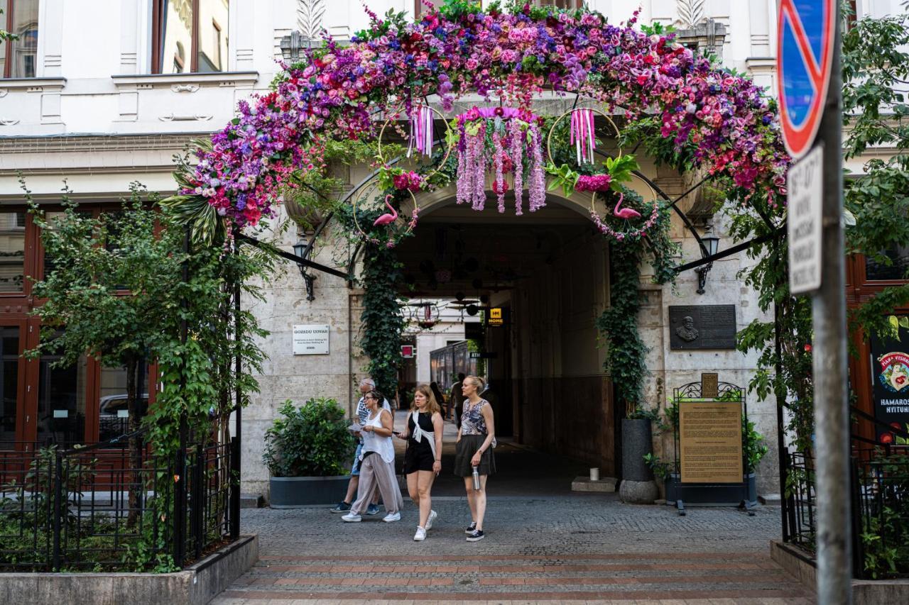 King Seventeen Homes * Budapest