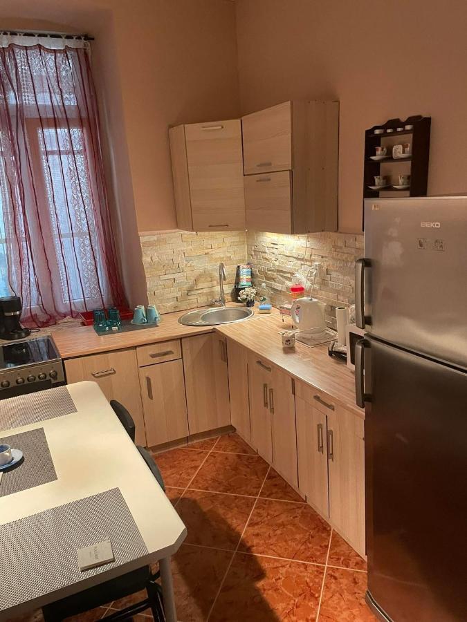 Apartment Clark Apartman ** *