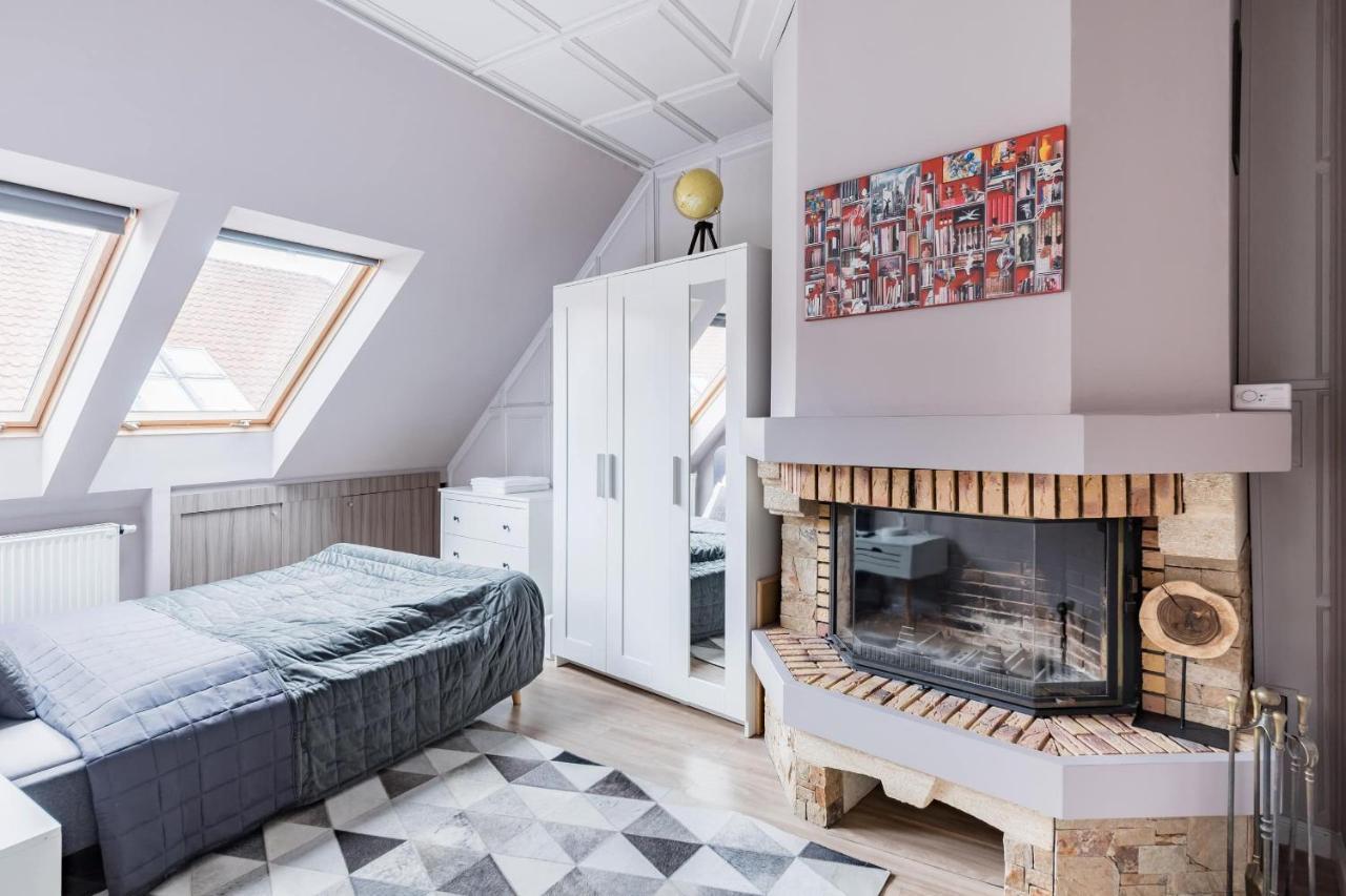 Apartment Sunny And Penthouse With Private Garage Budapest