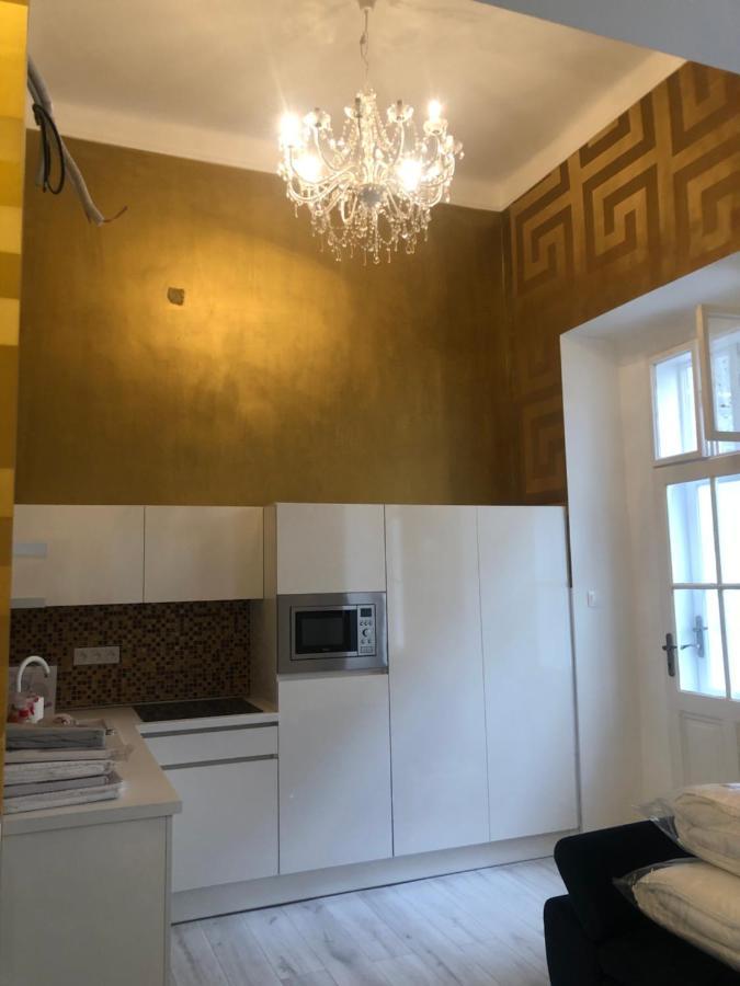 Sas Street Luxory