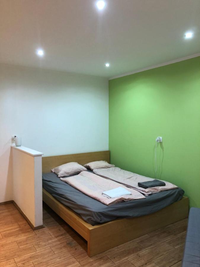 Kert Kapcsolatos Lakás Privát Parkolóval Apartamento *