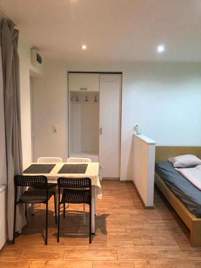 Kert Kapcsolatos Lakás Privát Parkolóval Apartamento *