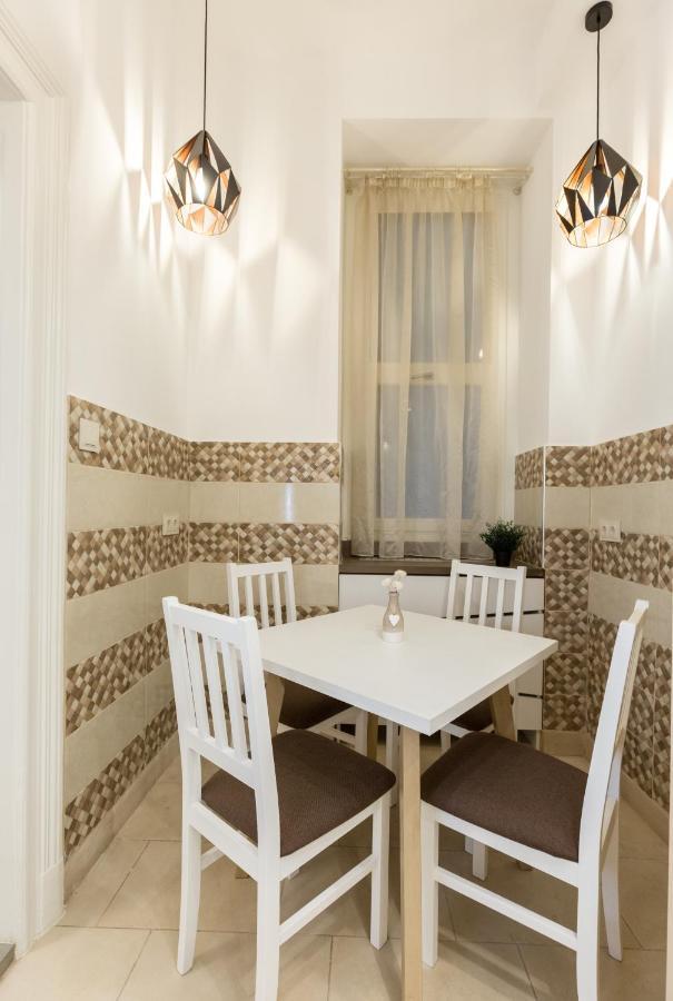Center Grand Luxury W 2br/2bt Appartement *