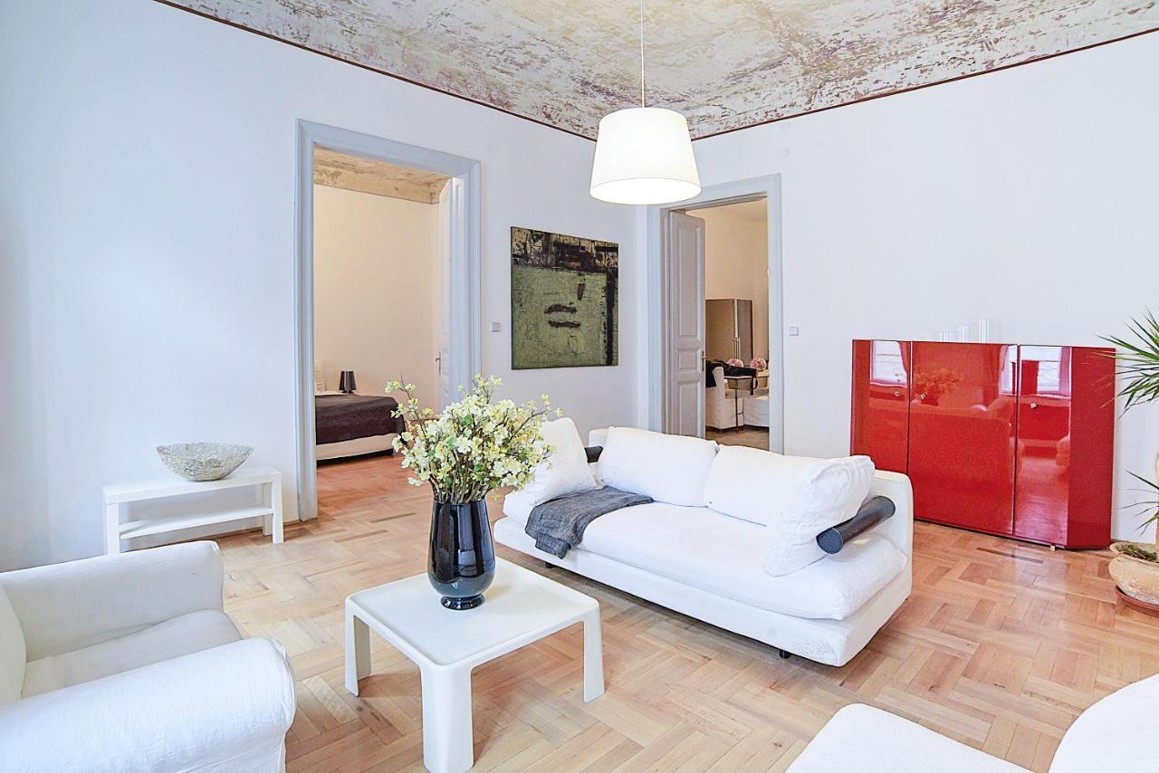 Beautiful 3 Bedroom In 7th District * Budapest