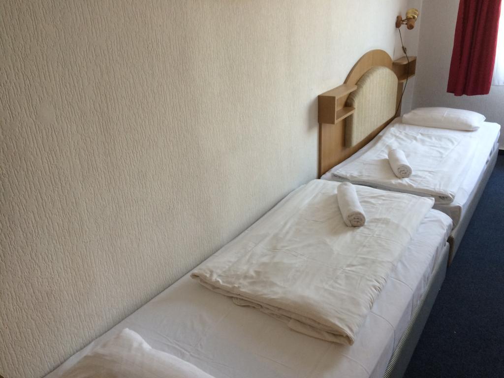 Hunor Hotel 3*
