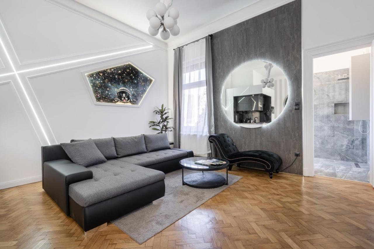 Galaxy Cube * Budapest
