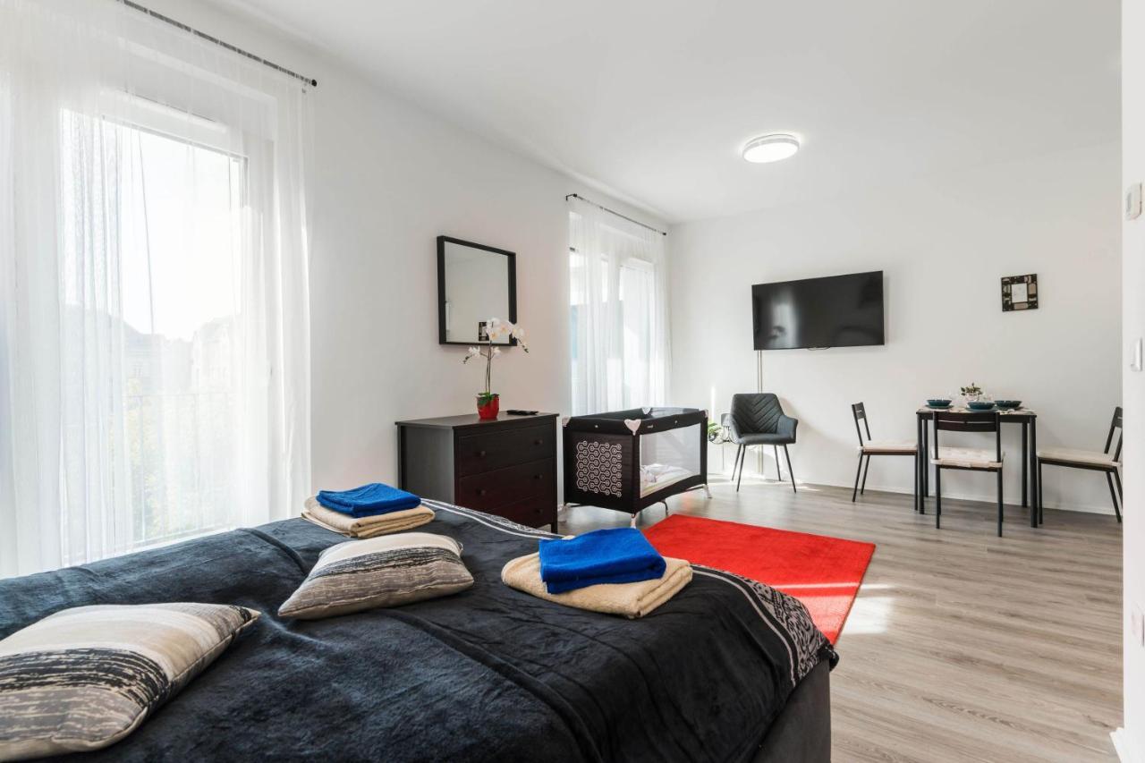 New Blue Danube With Balcony And Parking Apartment *