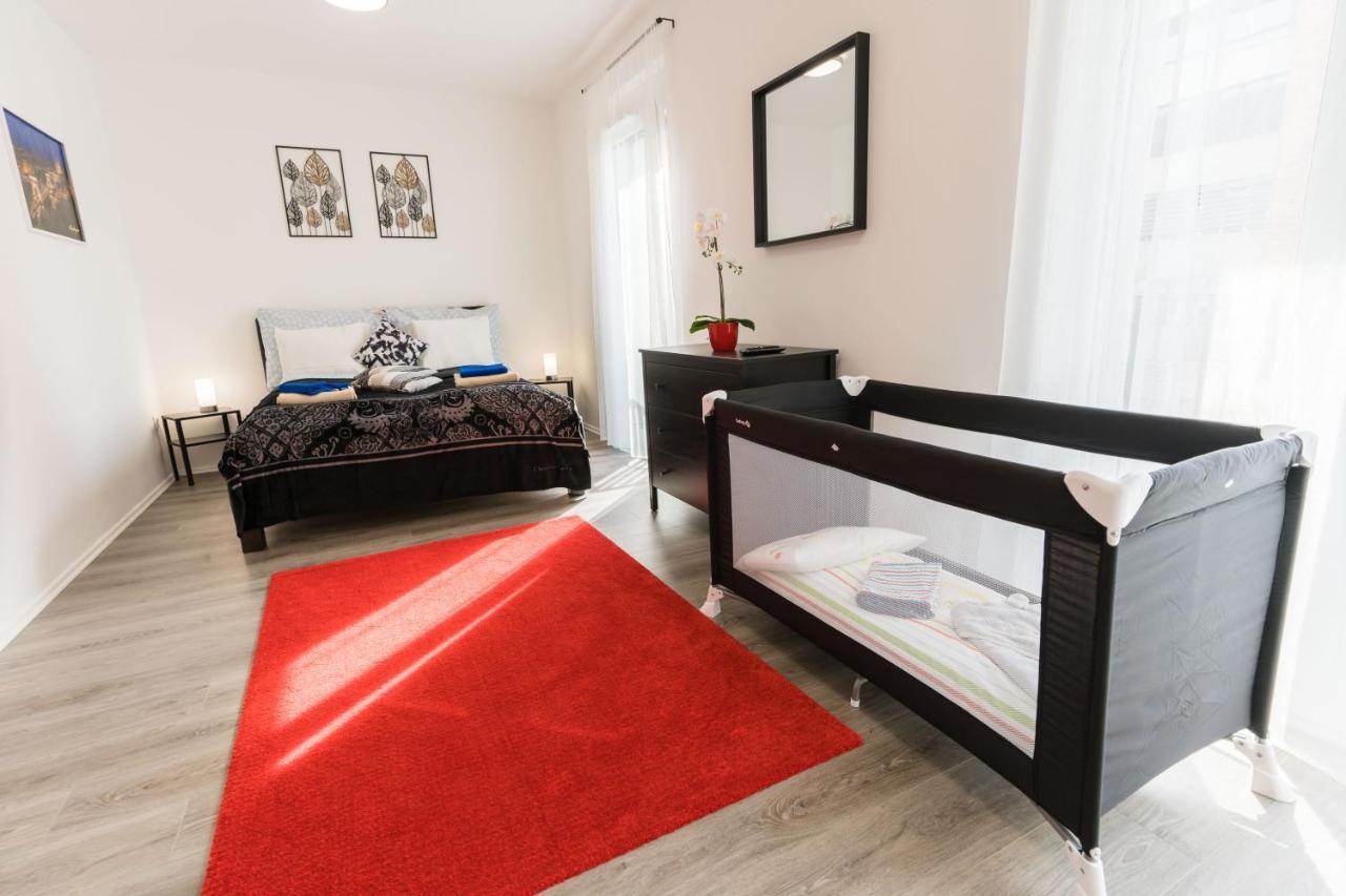 New Blue Danube With Balcony And Parking Budapest