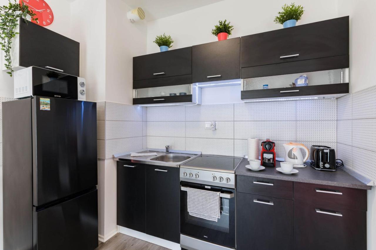 Apartment New Blue Danube With Balcony And Parking