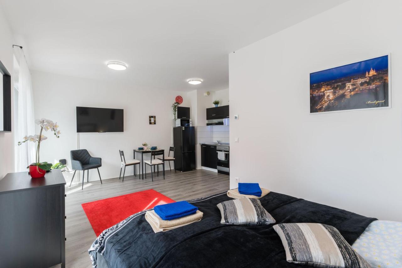 Apartment New Blue Danube With Balcony And Parking