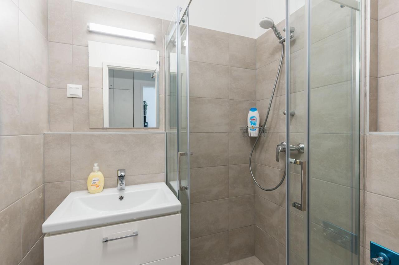 Apartment New Blue Danube With Balcony And Parking *