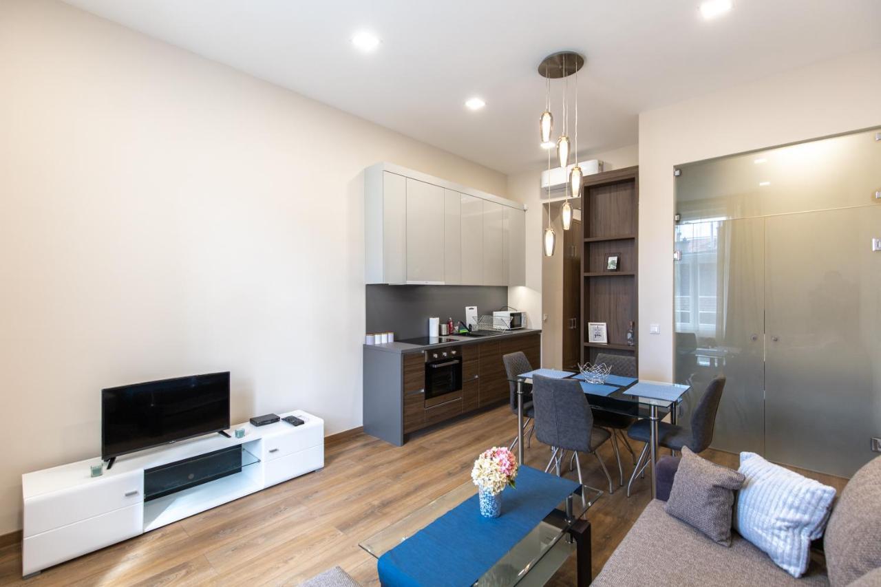 A37 Awesome Apartment