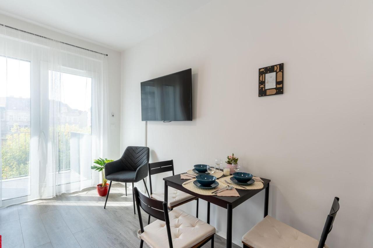New Blue Danube With Balcony And Parking *