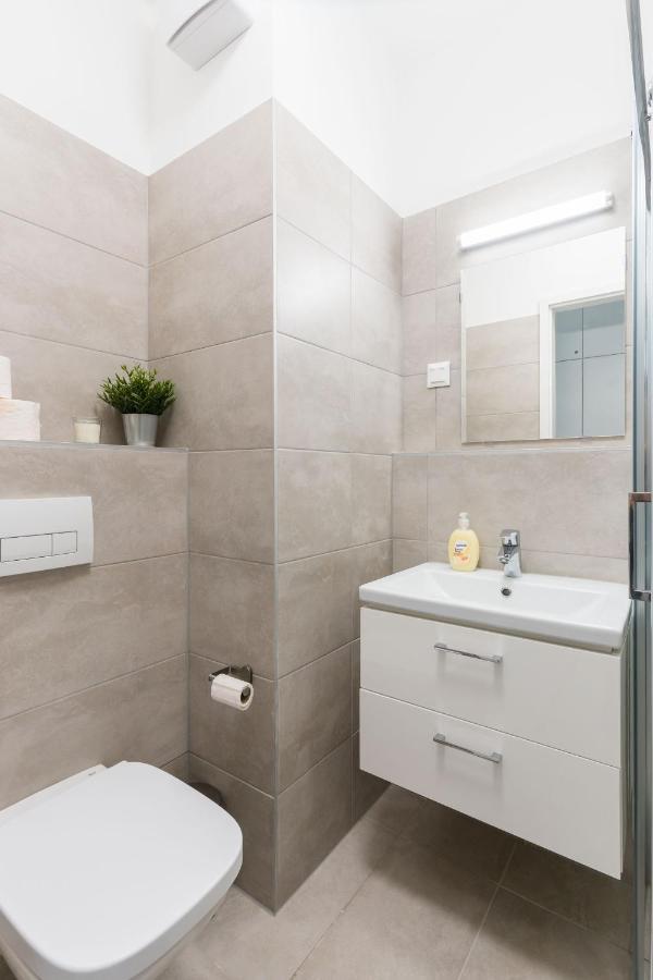 Apartment New Blue Danube With Balcony And Parking *