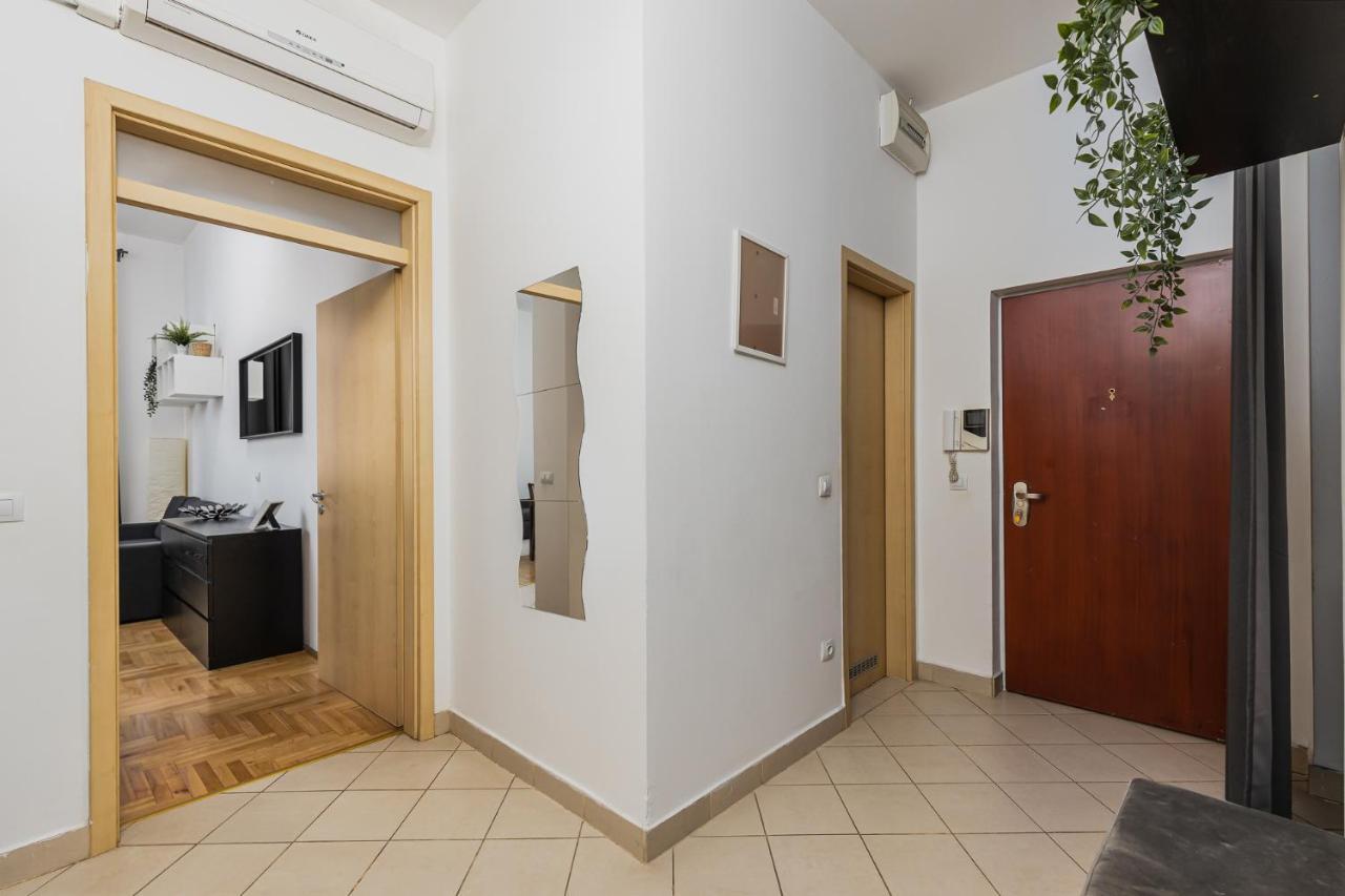 Cosy 1 Bedroom In Gozsdu Court Appartamento