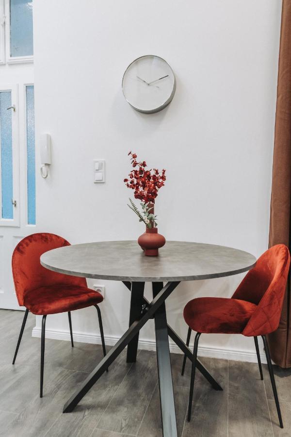 D84- Boutique Apartments, Best Location, By Bqa *