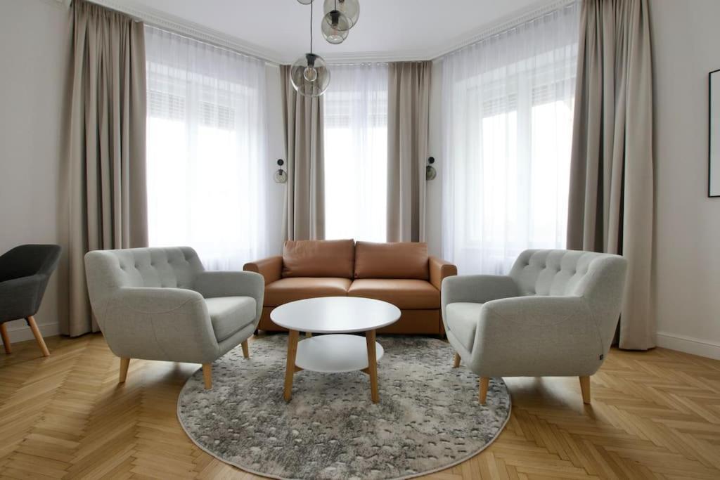 Premium By Hi - 2 Bedroom - View Budapešť