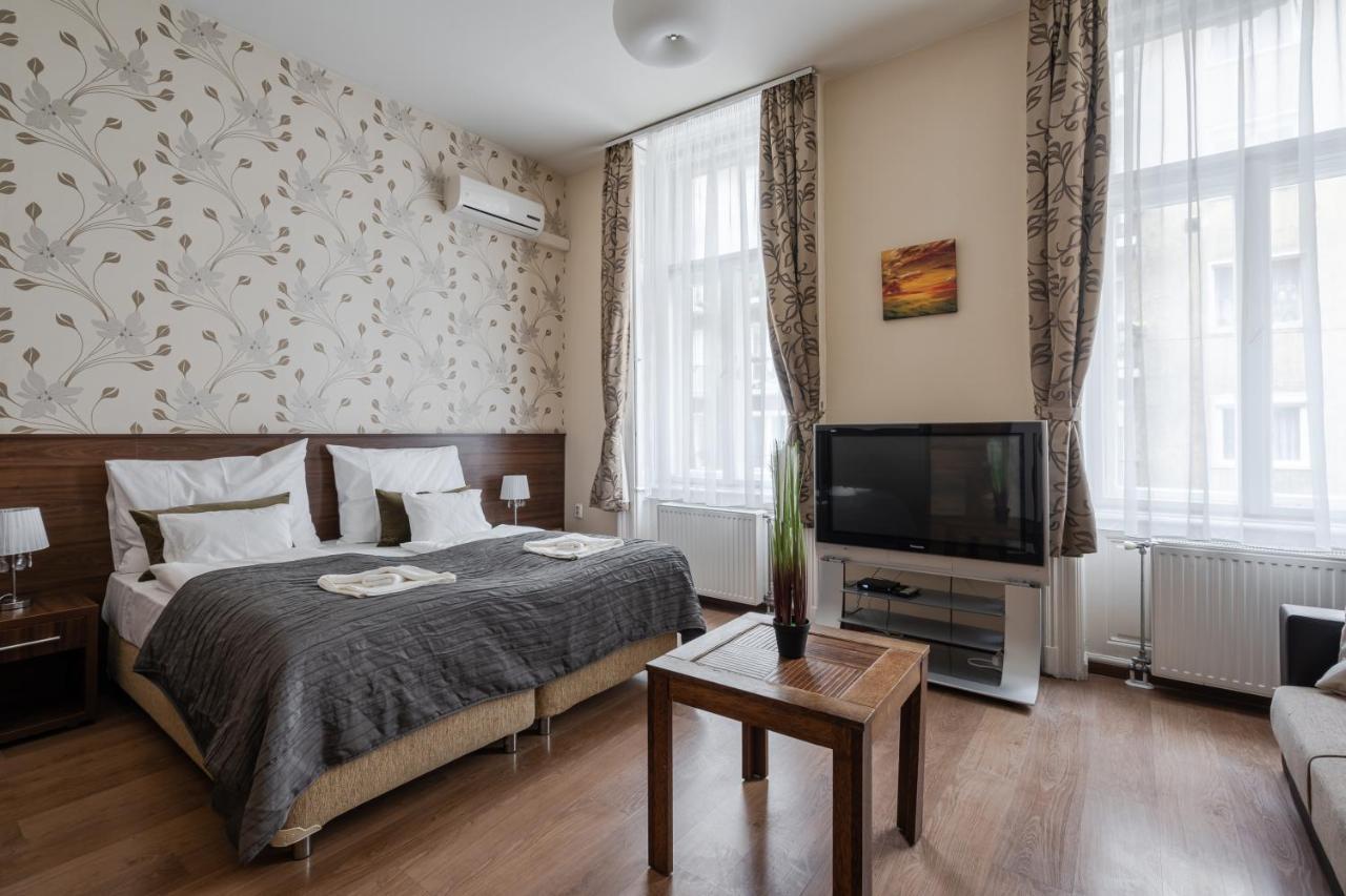 Elit Boutique Rooms- Location by bqa * Budapest