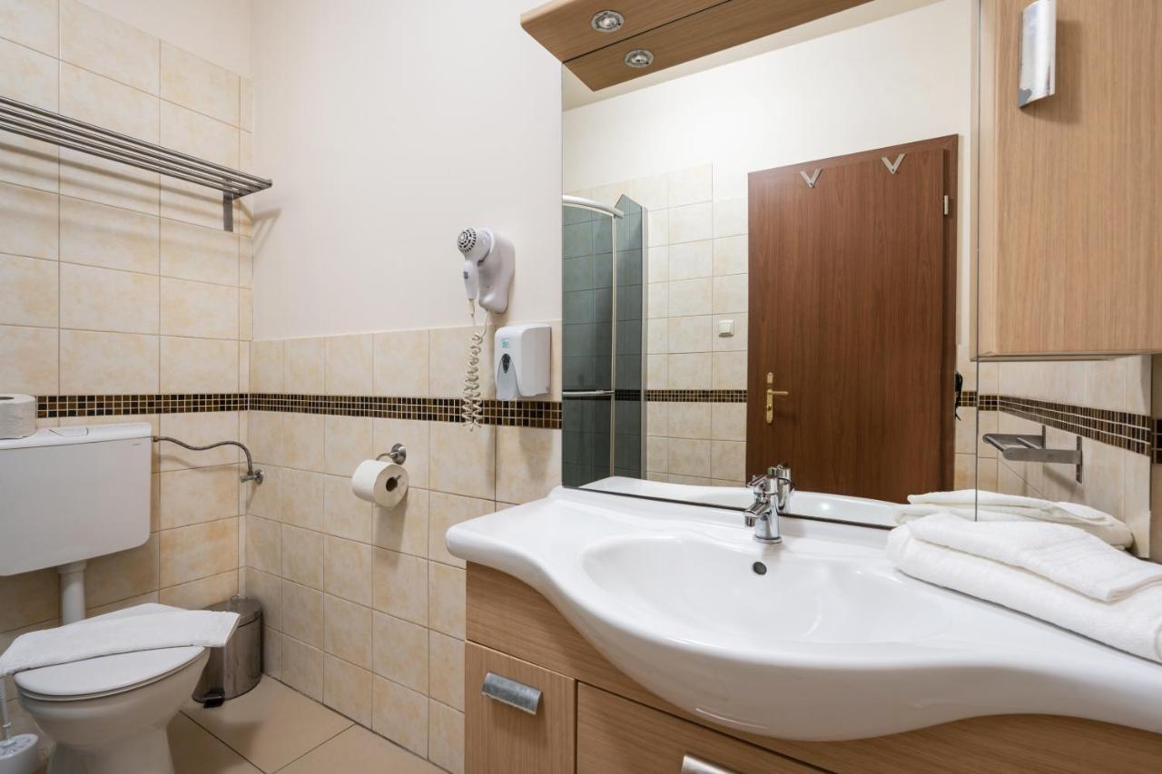 Hotel Elit Boutique Rooms- Location by bqa Budapest