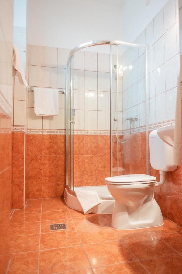 Manzard Panzio Bed & Breakfast