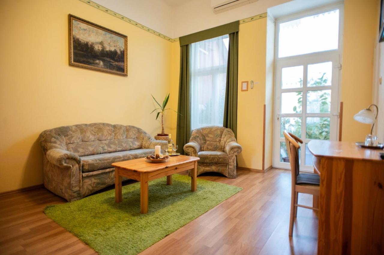 Manzard Panzio Bed & Breakfast